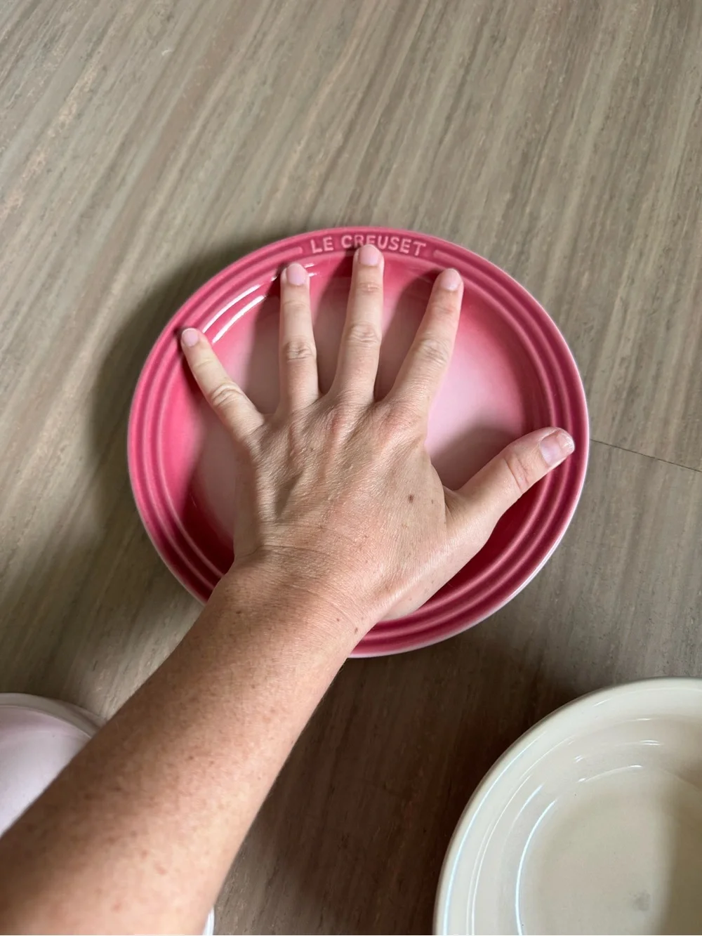Le Creuset Pink and Cream Stoneware 3 Piece Bowls and Plate Set